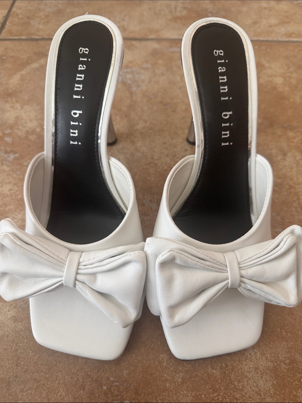 Gianni Bini White Bow Slip-On Mule Heels
